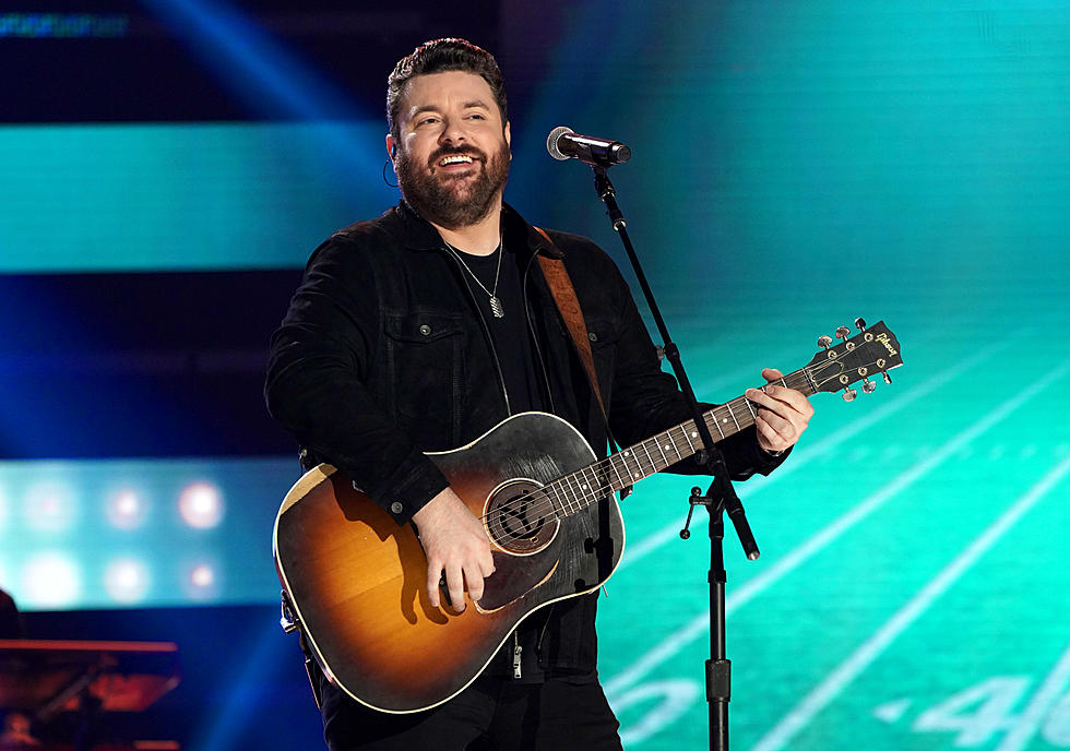 Chris Young Makes Surprise Visit To Walmart Store In Wisconsin
