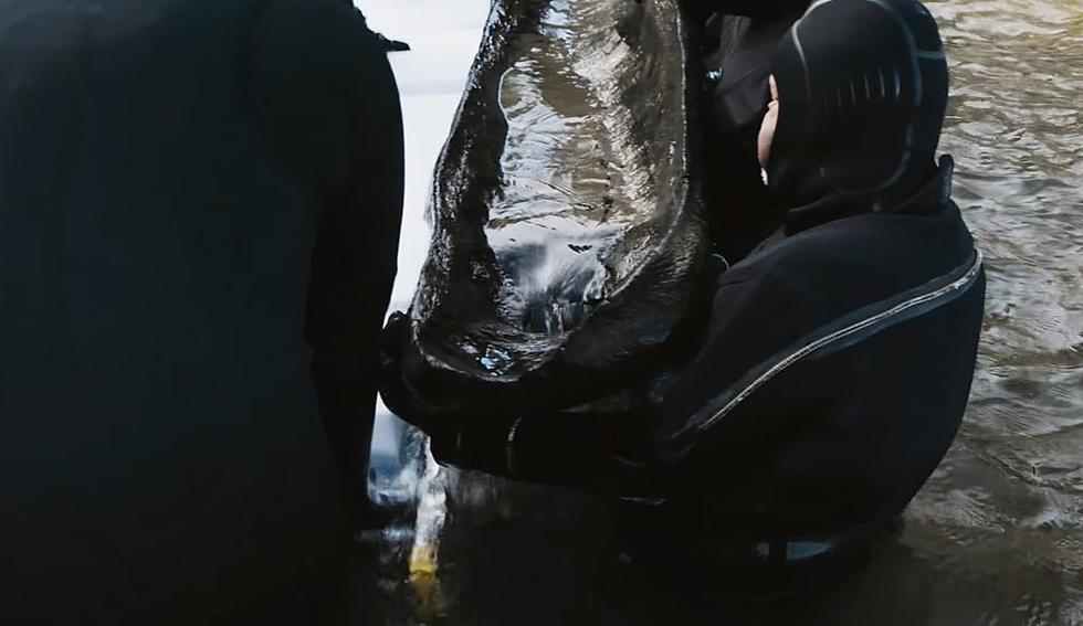 Archaeologists Pull 1,200 Year Old Canoe From Wisconsin Lake