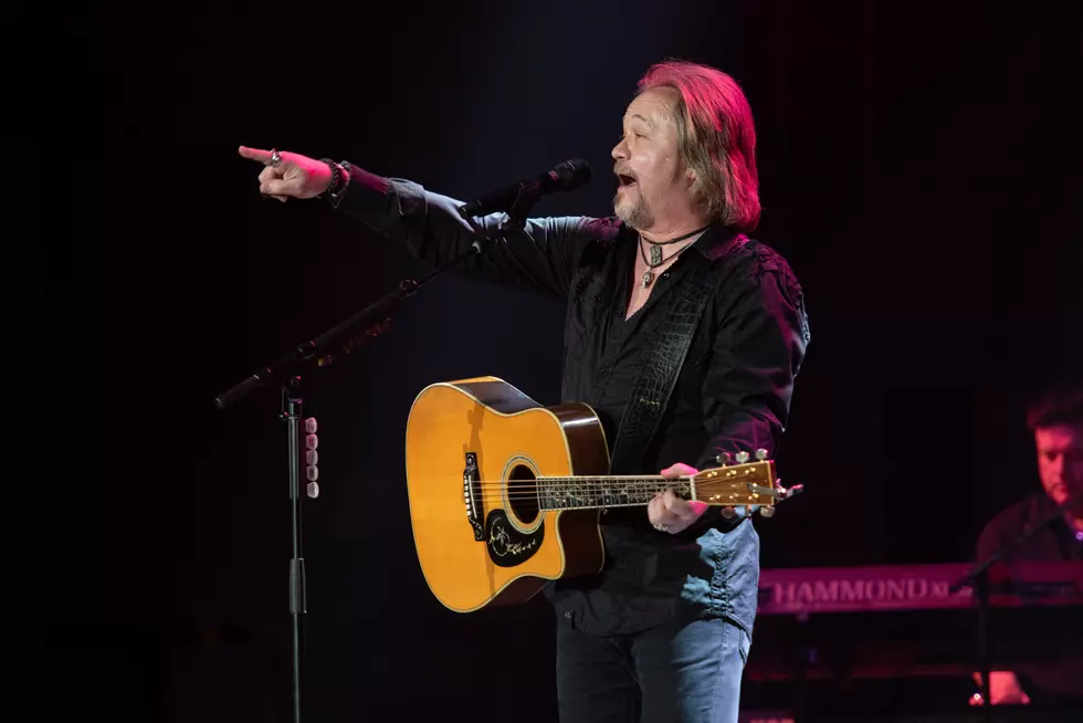 Travis Tritt Makes Sunday A Great Night To Be in Minnesota [PHOTOS]