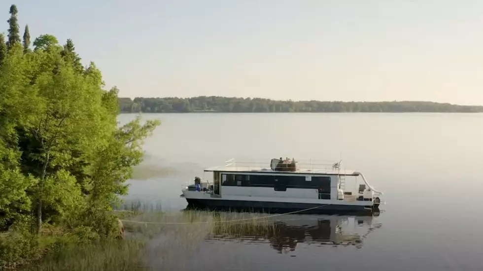Have You Ever Wondered What It Costs To Rent A Houseboat In Minnesota?