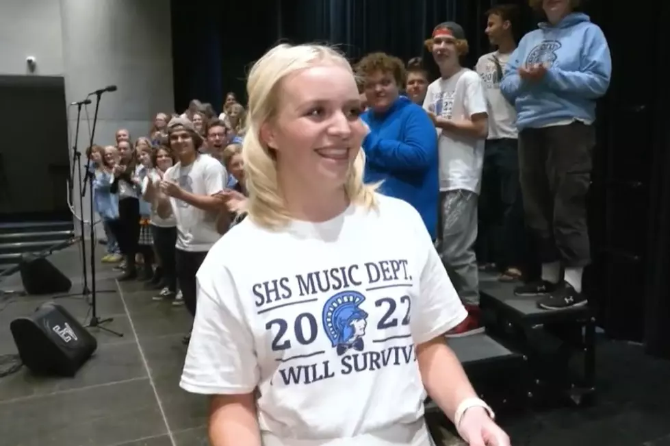 Watch Superior, Wisconsin High School Sophomore Earn American Idol Silver Ticket