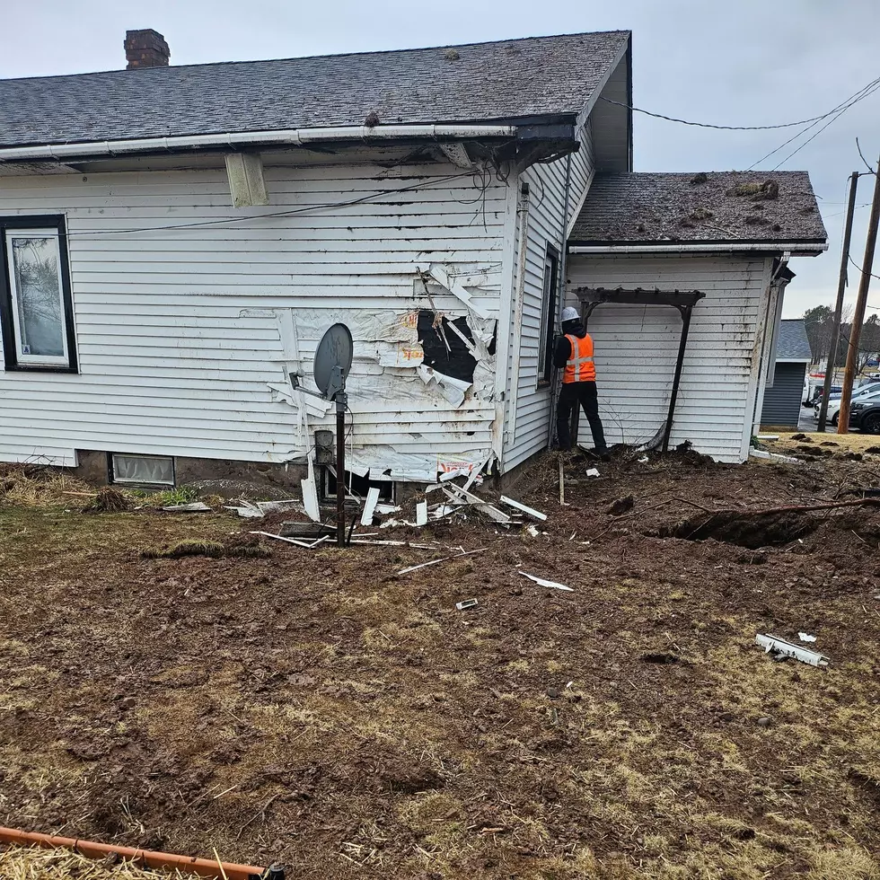 See The Shocking Moment Lightning Strikes Minnesota Home