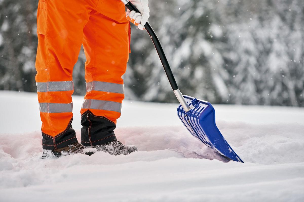 Old Farmer's Almanac Predicts First Snow For The Northland