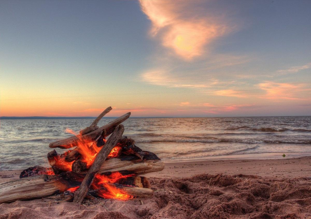 The Lake Superior Beach Debate: Park Point vs. Wisconsin Point The Lake Superior Beach Debate: Park Point vs. Wisconsin Point