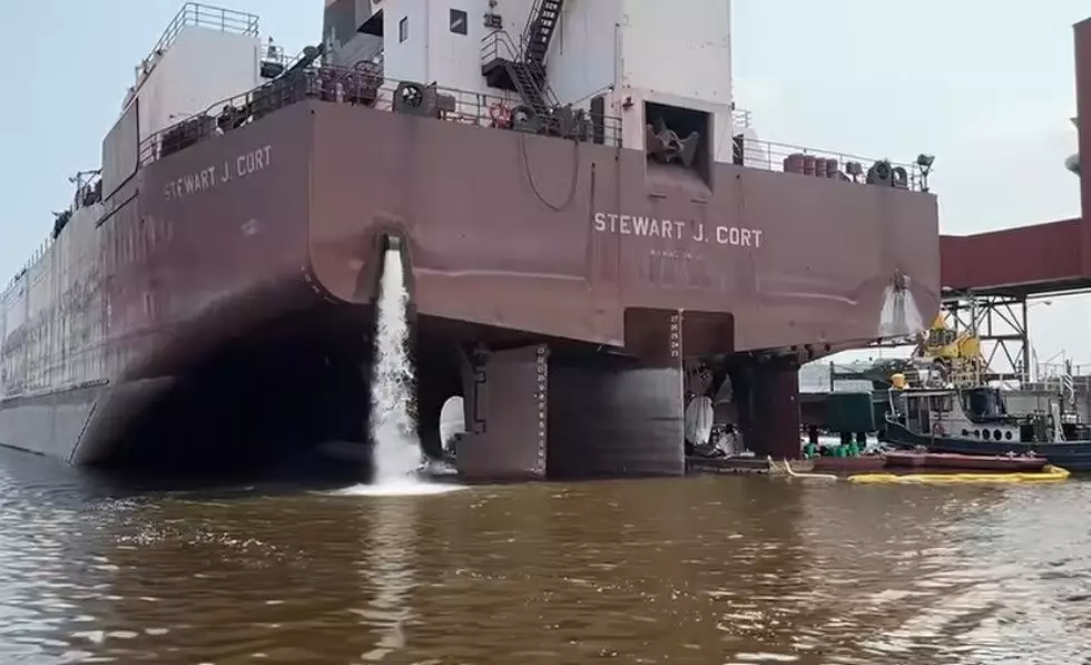 Fascinating Video Shows How 1,000 Footer Repairs Rudder In Duluth Harbor