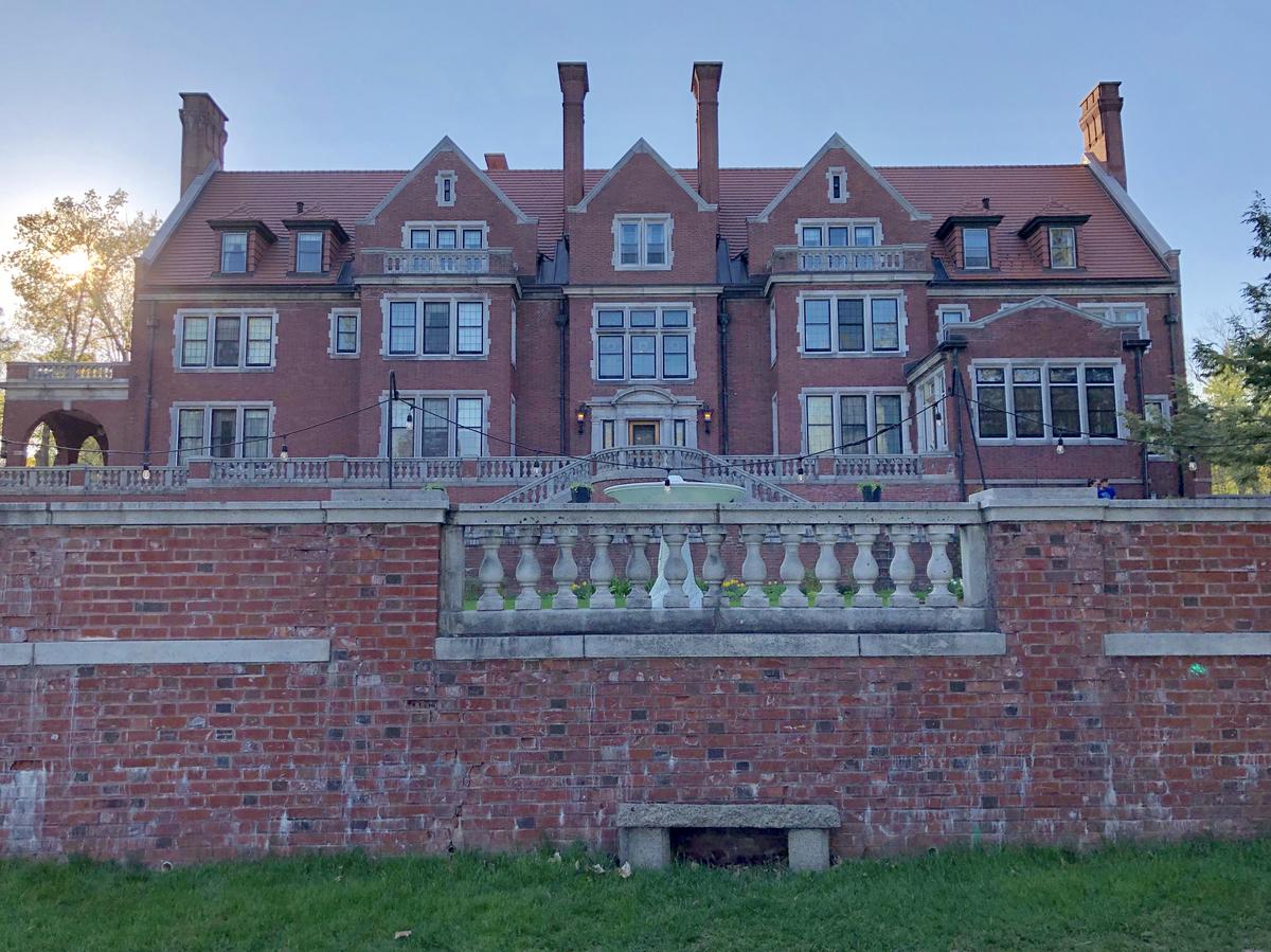 Fall Colors And A Free Kids’ Event At Glensheen Fall Colors And A Free Kids’ Event At Glensheen