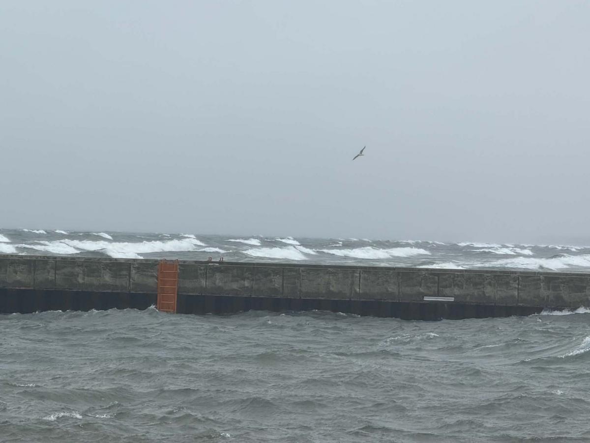 Lake Superior Is Putting On A Wild Show In Duluth Today Lake Superior Is Putting On A Wild Show In Duluth Today