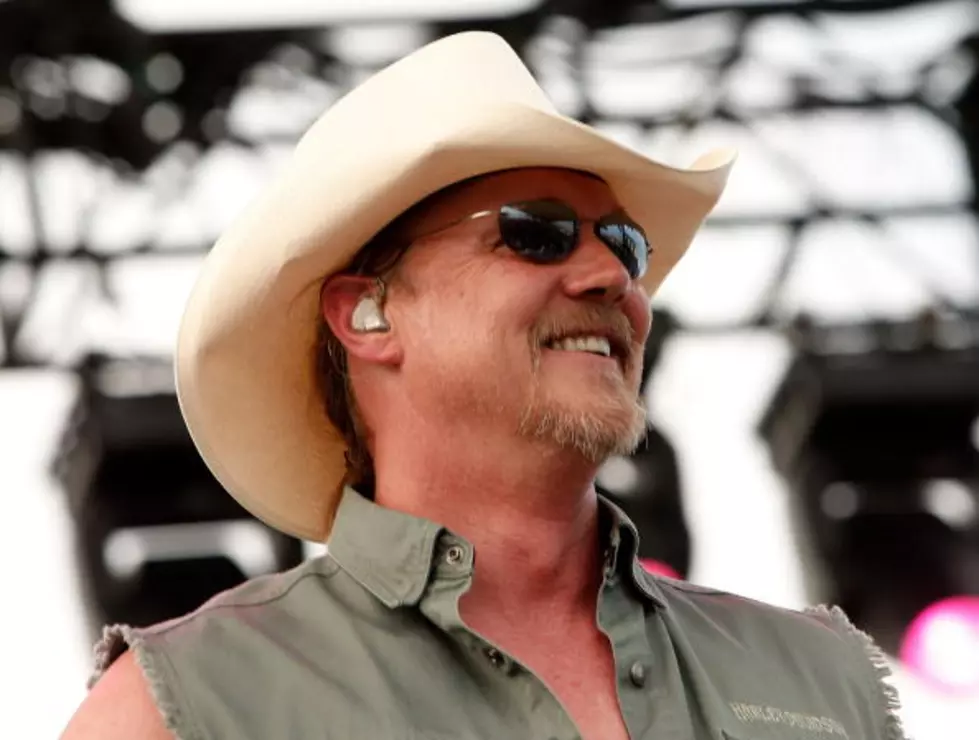 Listen To The New Trace Adkins Song – ‘Just Fishin’