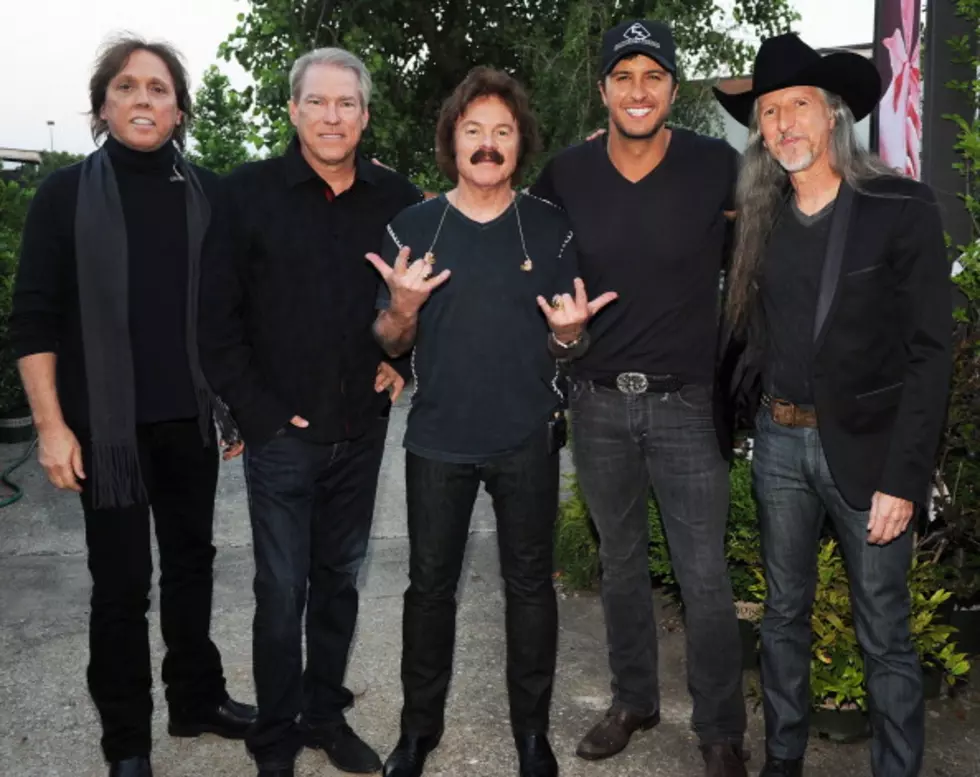 Luke Bryan To Perform With Doobie Brothers On CMT Crossroads [VIDEO]