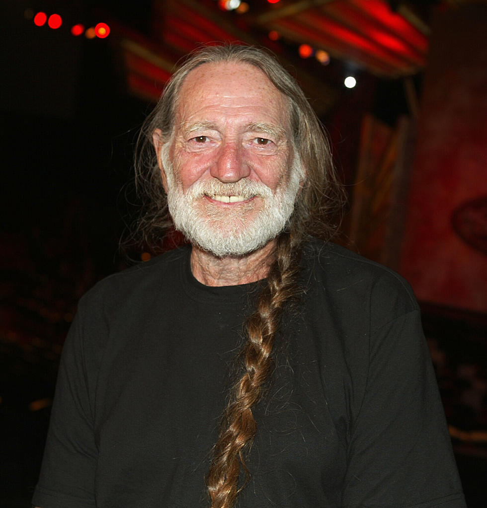 Willie Nelson In A Cloud Of Smoke This Day In Country Music – December 23rd