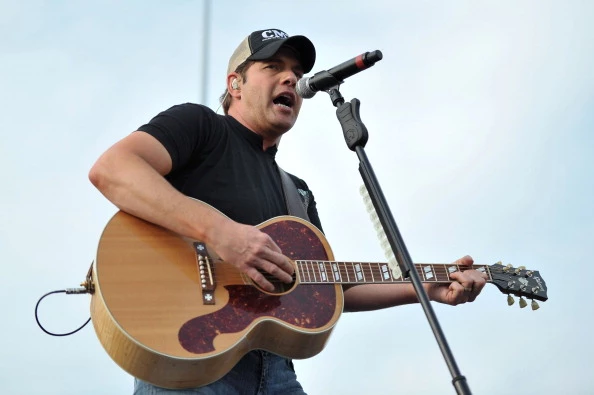 Blake Shelton And Rodney Atkins Square Off on Today's Clash [AUDIO/POLL]