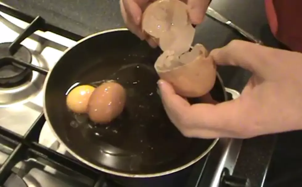 Amazing Video of Double Egg, Double Yolk