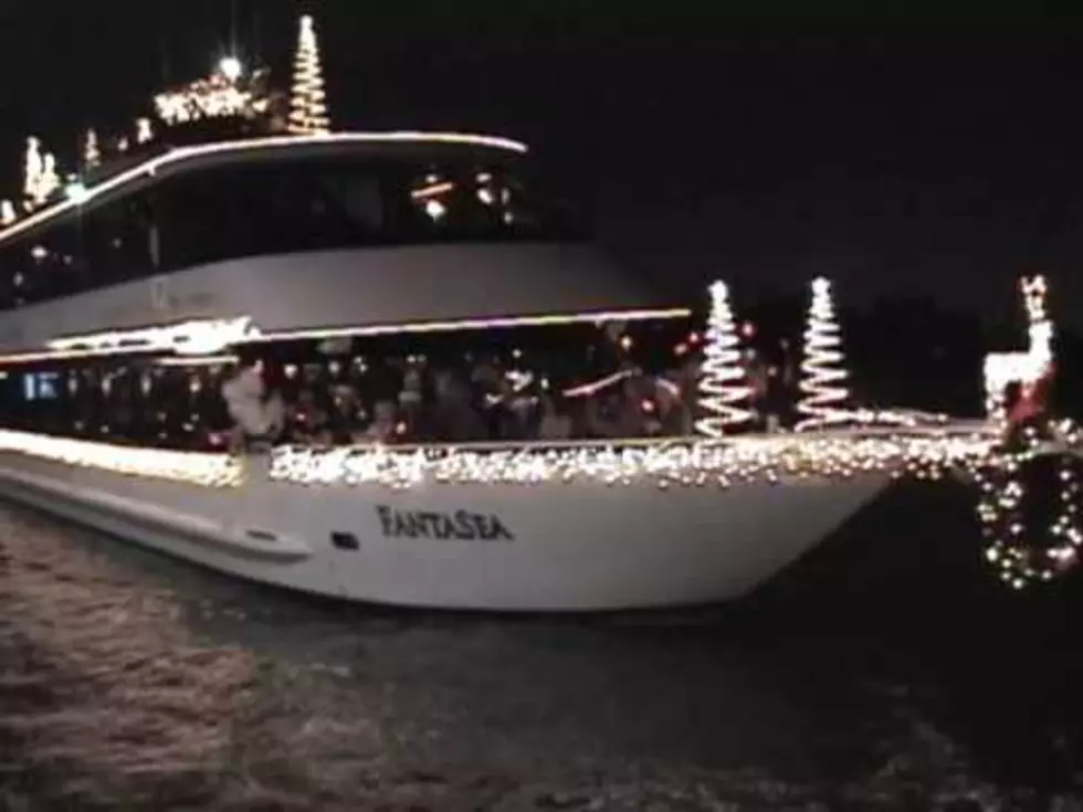 This Texas Boat Parade Will Have You Singing Carols By The Water