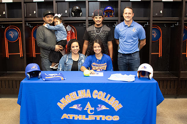 Diboll Softball Standout Signs to Play with Angelina College