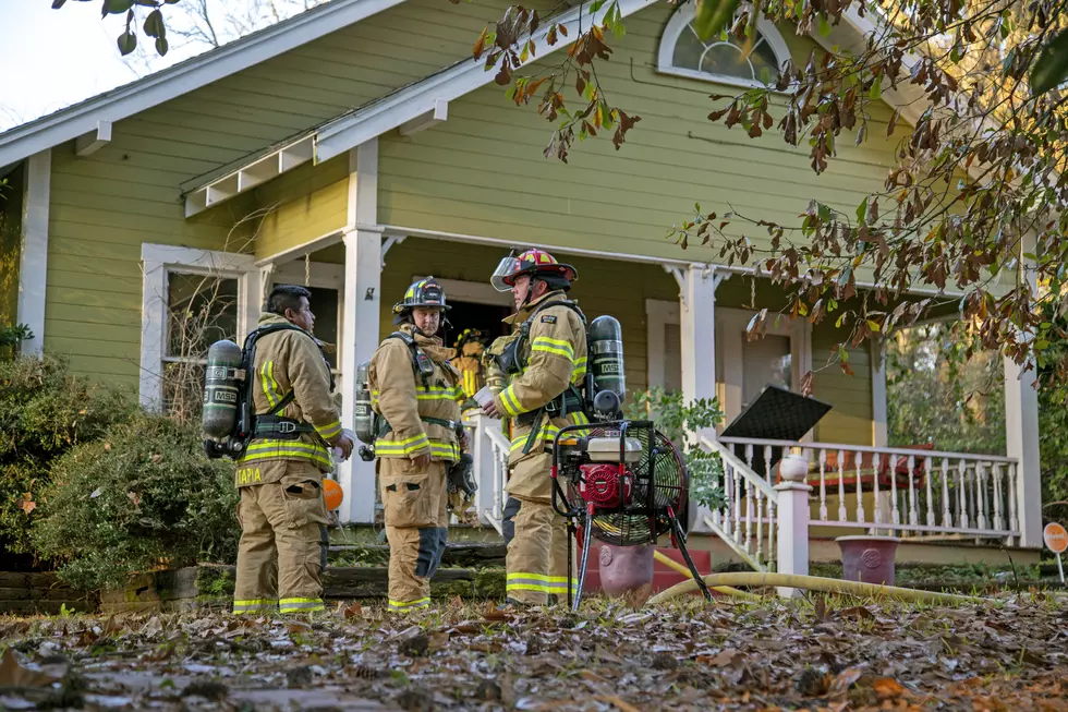 Lufkin Firefighters Respond to House Fire, Revive Dog