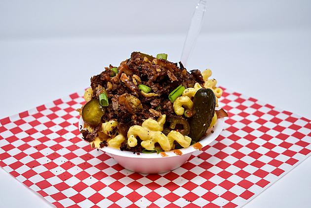 Mount Foodie! Just How Many Toppings Can You Put on This &#8216;Big Tex Bowl&#8217;