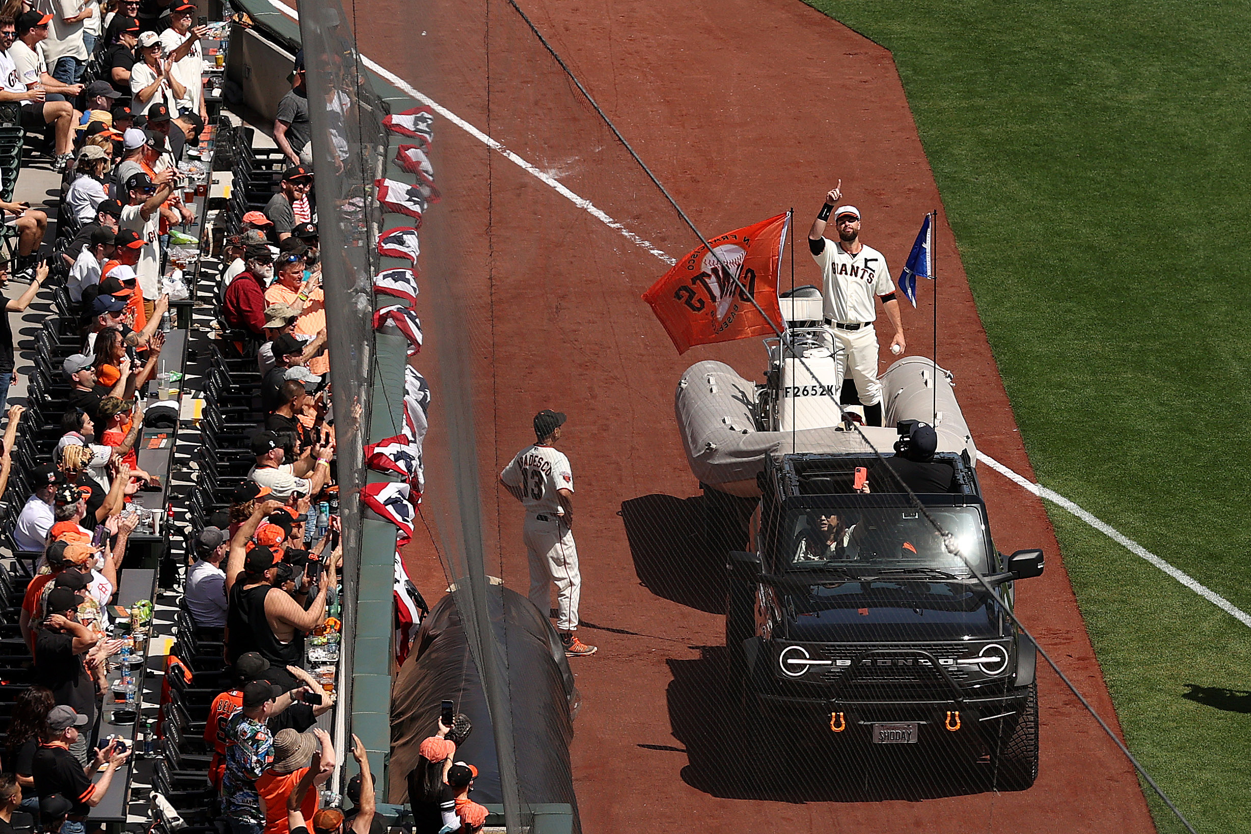 Captain Brandon Belt's hilarious Giants Opening Day entrance on boat – NBC  Sports Bay Area & California