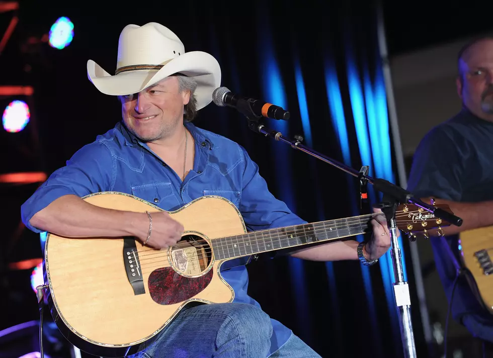 After Debilitating Back Issues, Mark Chesnutt Shares Awesome News