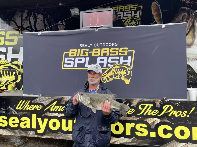 Stringer comes up huge on Sam Rayburn - Major League Fishing