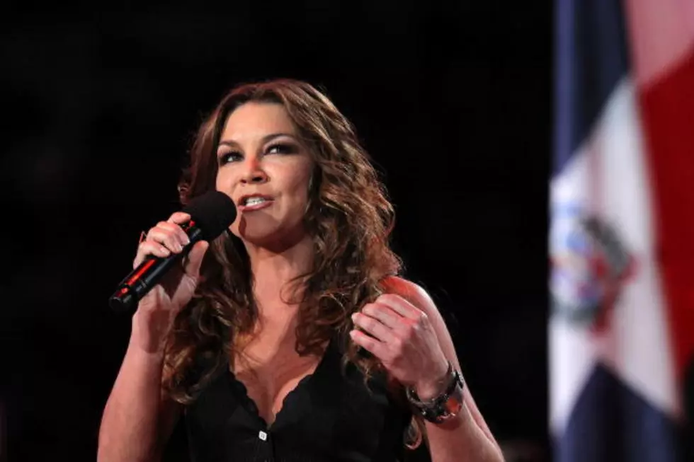 Does Gretchen Wilson Want To Look Like Pam Anderson?