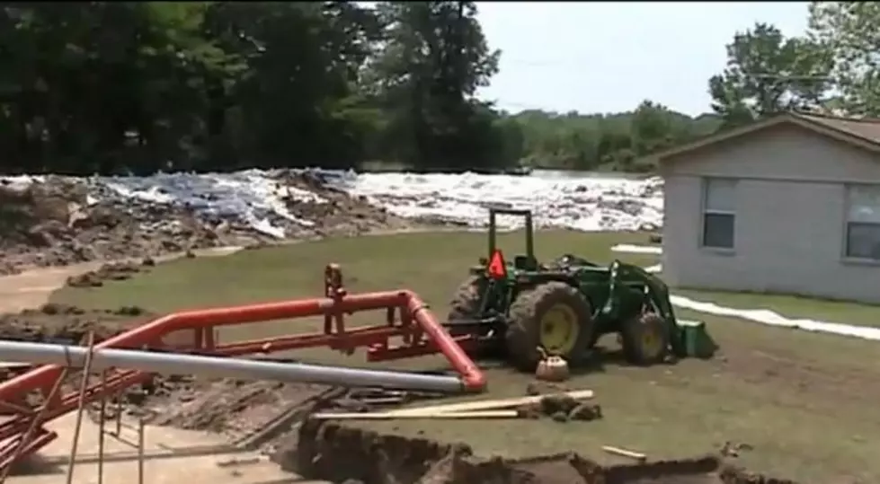 Arkansan Digs Moat to Protect Home From Flood Waters. So Far, It&#8217;s Actually Working. [Video]