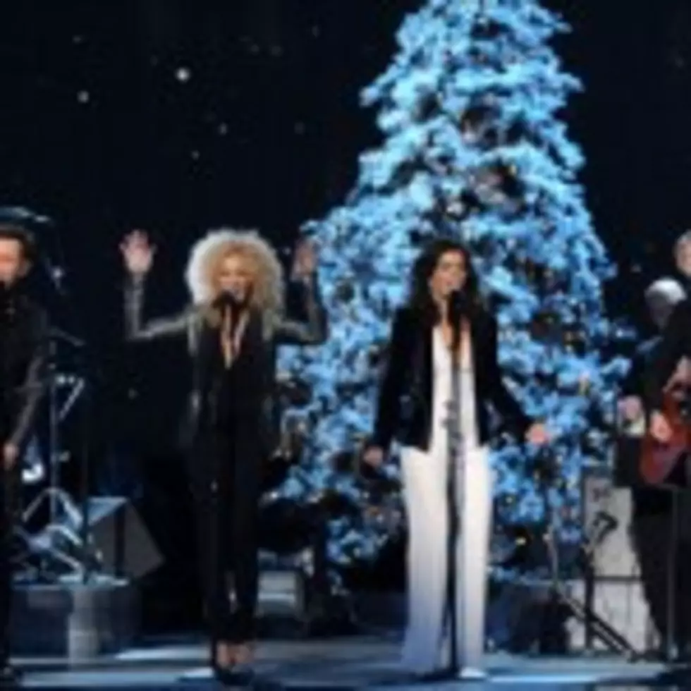Country Stars Prepare For Christmas At Home [VIDEO]