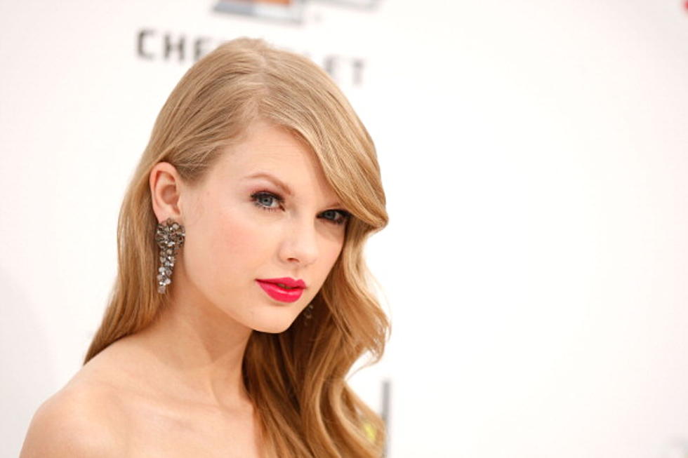 Taylor Swift: Billboard Artist Of The Year 2011 [VIDEO]