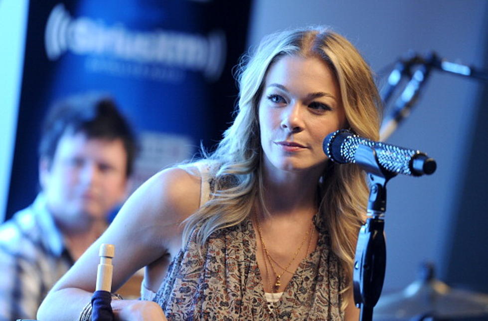 LeAnn Rimes Pays Tribute To Whitney Houston [VIDEO]