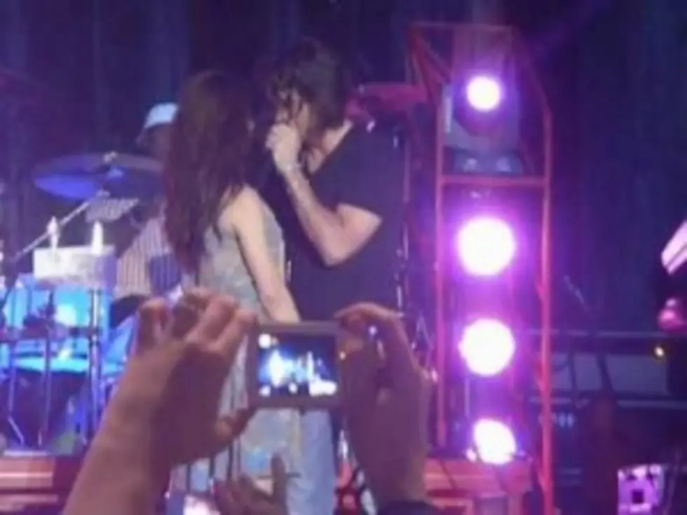 Sorry Girls, Jake Owen Proposed to His Girlfriend &#8211; on Stage! [VIDEO] [POLL]