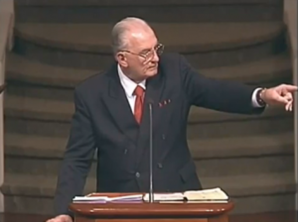 Don&#8217;t Interrupt Pastor Larry Smith When He&#8217;s Preaching [VIDEO]