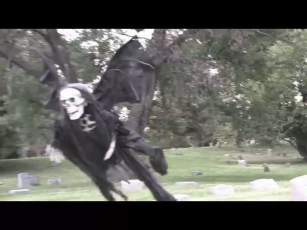 Great Halloween Grim Reaper Prank [VIDEO]