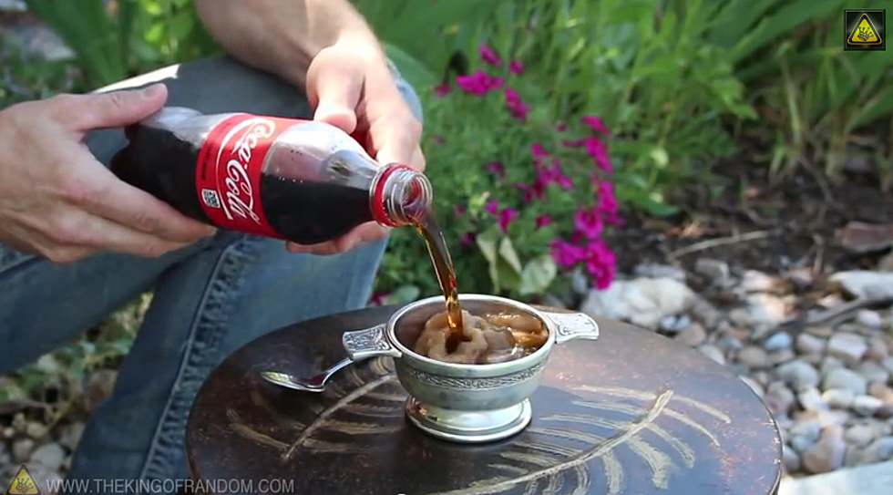 Easy Trick to Make a Ice Cold Slushie on a Hot Summer’s Day! [VIDEO]