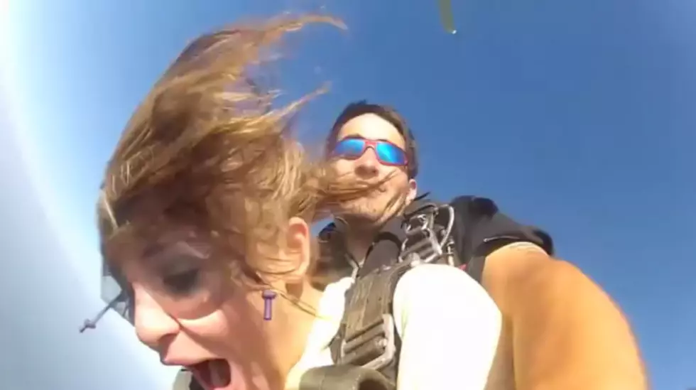 Country Star Lauren Alaina Goes Skydiving [VIDEO]