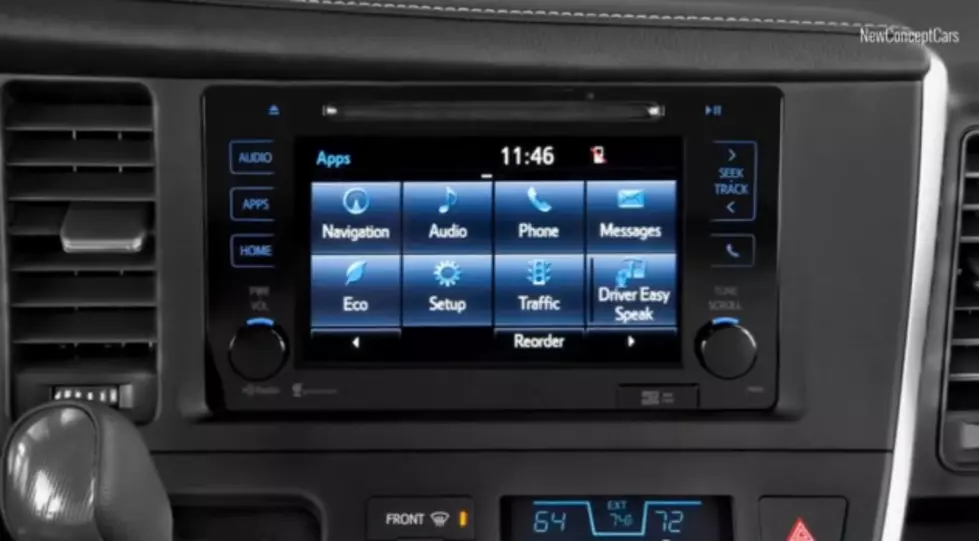 2015 Toyota Sienna Minivan Offers New Driver Easy Speak Option [VIDEO]