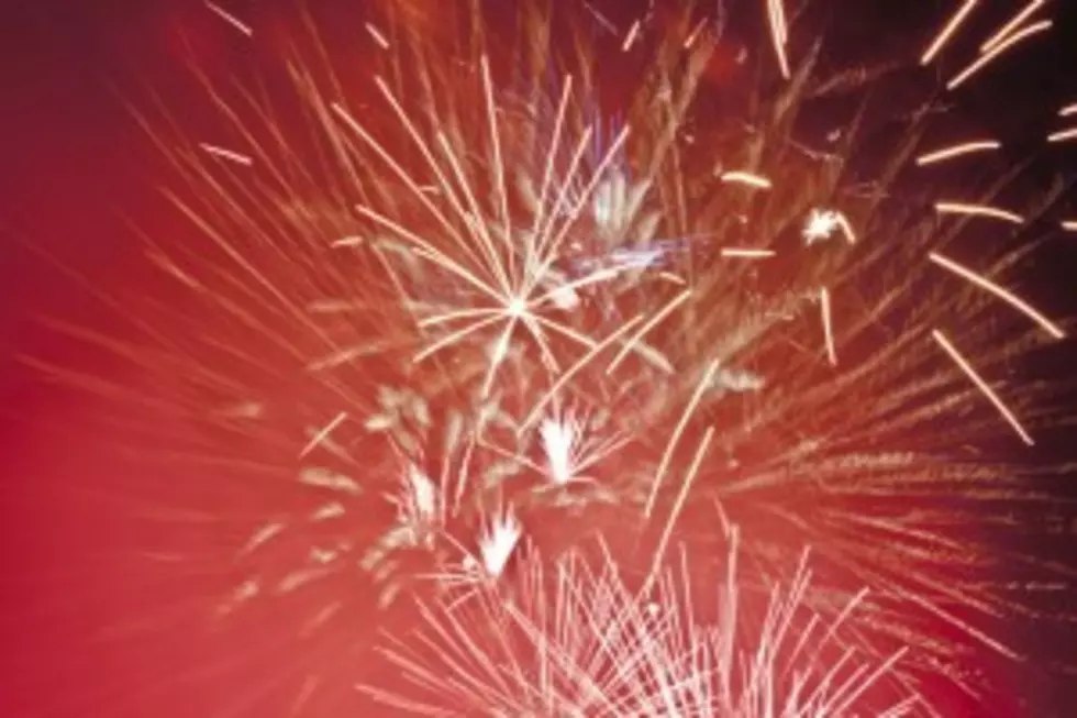 Chinese Man Tries to Propose to Girlfriend Using Fireworks &#8211; Global Oddities [VIDEO]