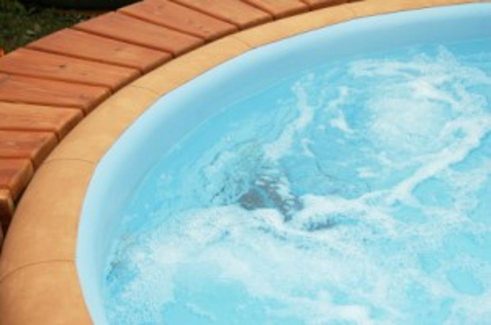 Arizona Man and Two Women In Trouble For Having Fun In A Hot Tub While The Kids Were Left In Apartment &#8211; Global Oddities [VIDEO]