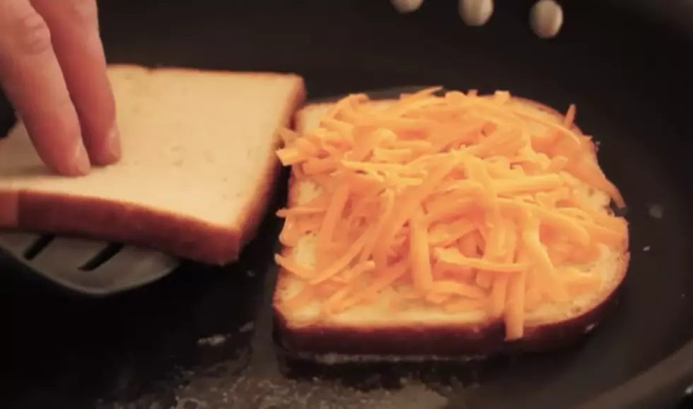 Grilled Cheese Sandwich &#8211; You&#8217;re Doing It Wrong! [VIDEO]