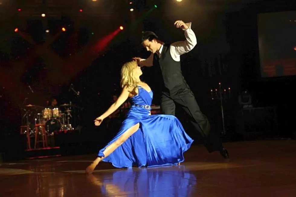 Dancing With The Stars Celebrities Will Highlight Jeans &#038; Bling Oct. 10
