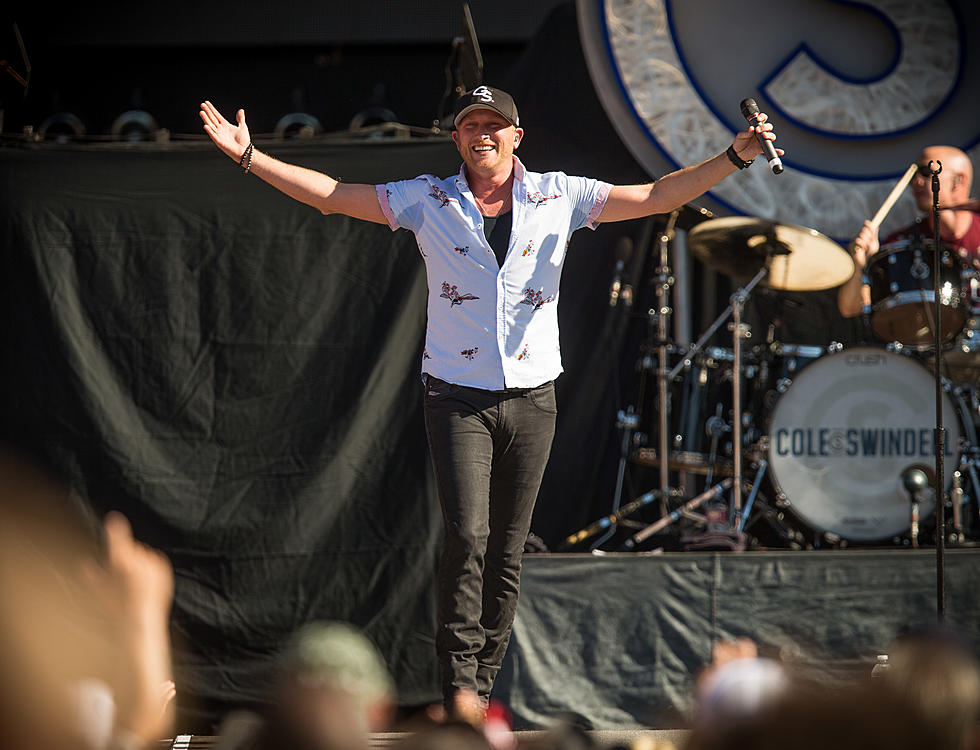Country Legend Calls Out Cole Swindell for Wearing T-Shirt With Her Face On It [PHOTO]
