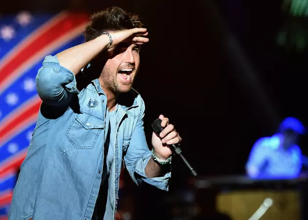 Is Jake Owen a Clutz or a Daredevil? Here&#8217;s His Latest Injury [PHOTO]