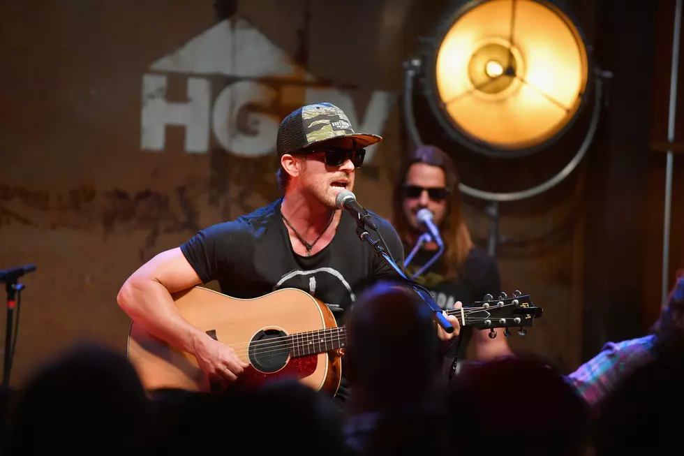 Kip Moore Confiscated Fan’s Phone at a Show Because She Was Texting [NSFW VIDEO]