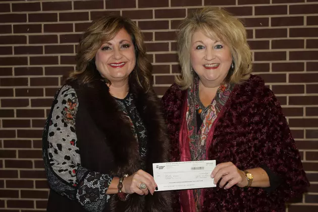 AEP SWEPCO Donates Scholarship Funds to A&#038;M-Texarkana