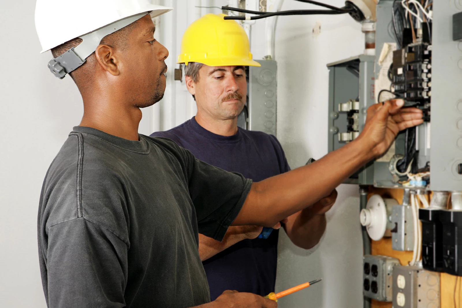 Electrician Chandler AZ - Call (480) 448-9982 - Best Electrical Services