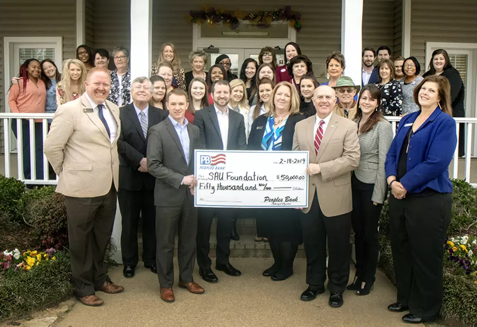 Peoples Bank Donates 50K to SAU&#8217;s Dean Endowment