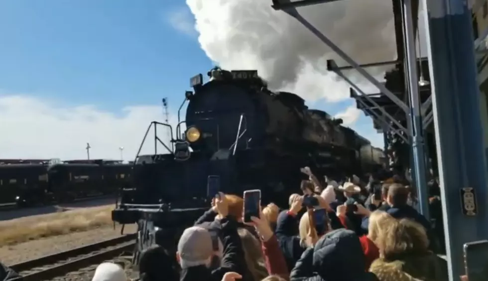 Check Out That Big Boy Train &#8211; Texarkana Turned Out Downtown