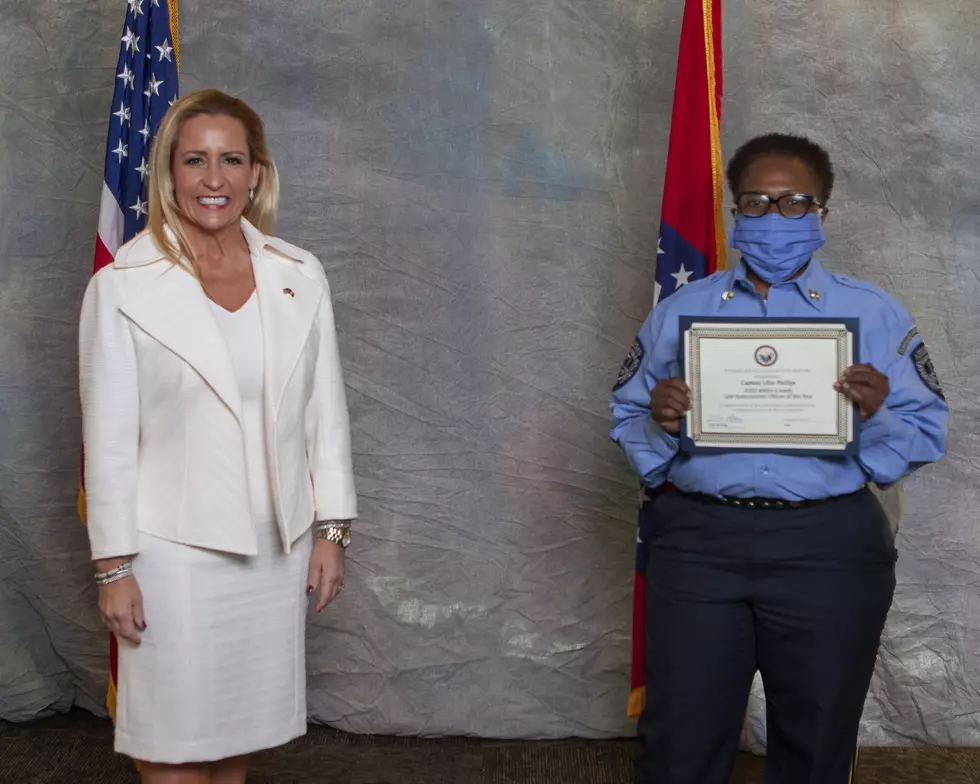 Arkansas AG Rutledge Awards Miller County ‘Officer of the Year’