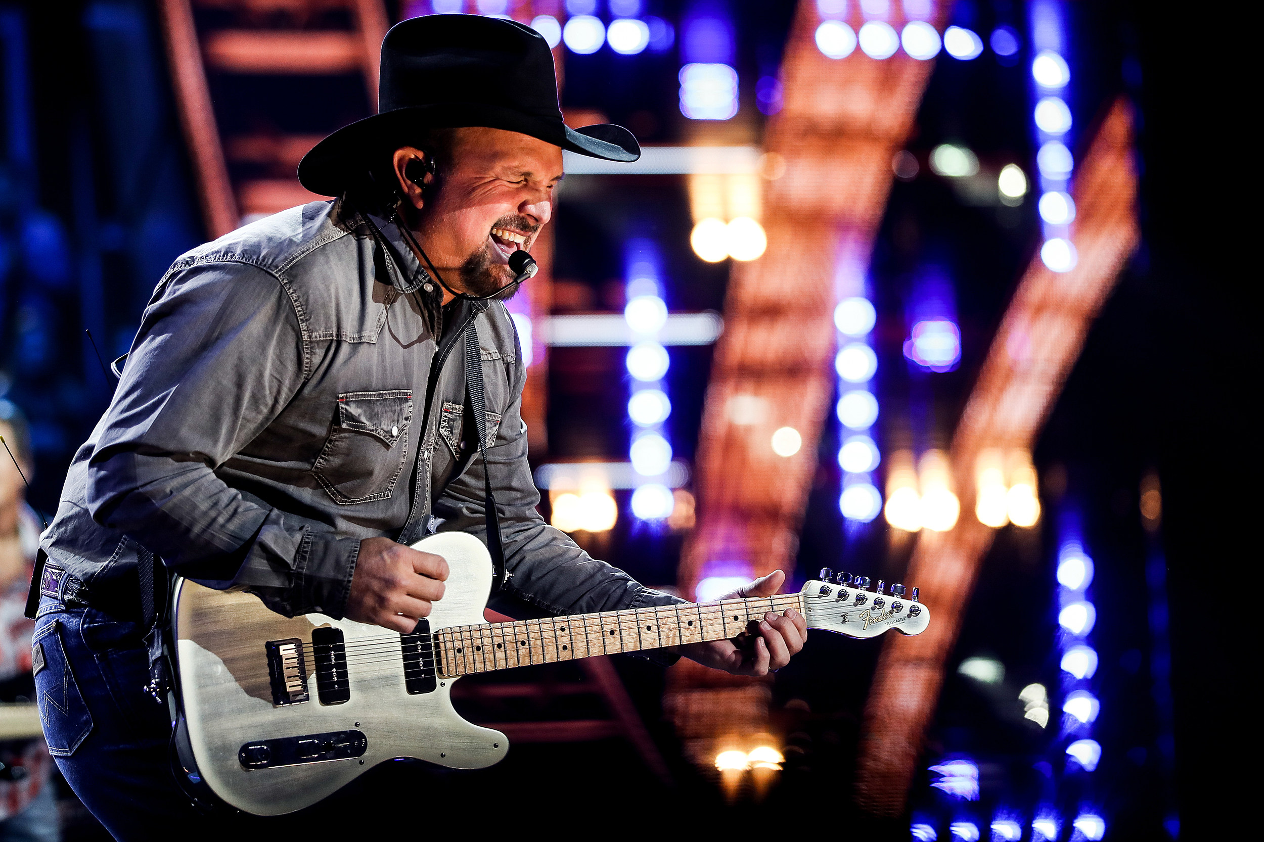 Garth Brooks announces 'Tailgate Radio' in Kansas City