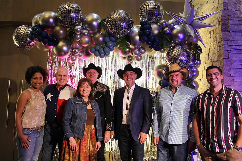 Festive Fun at Annual Hospice of Texarkana Jeans and Bling Oct. 7