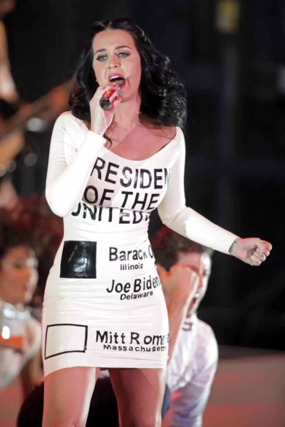 Katy Perry Wears Voting Ballot Dress at Obama Rally [VIDEO]