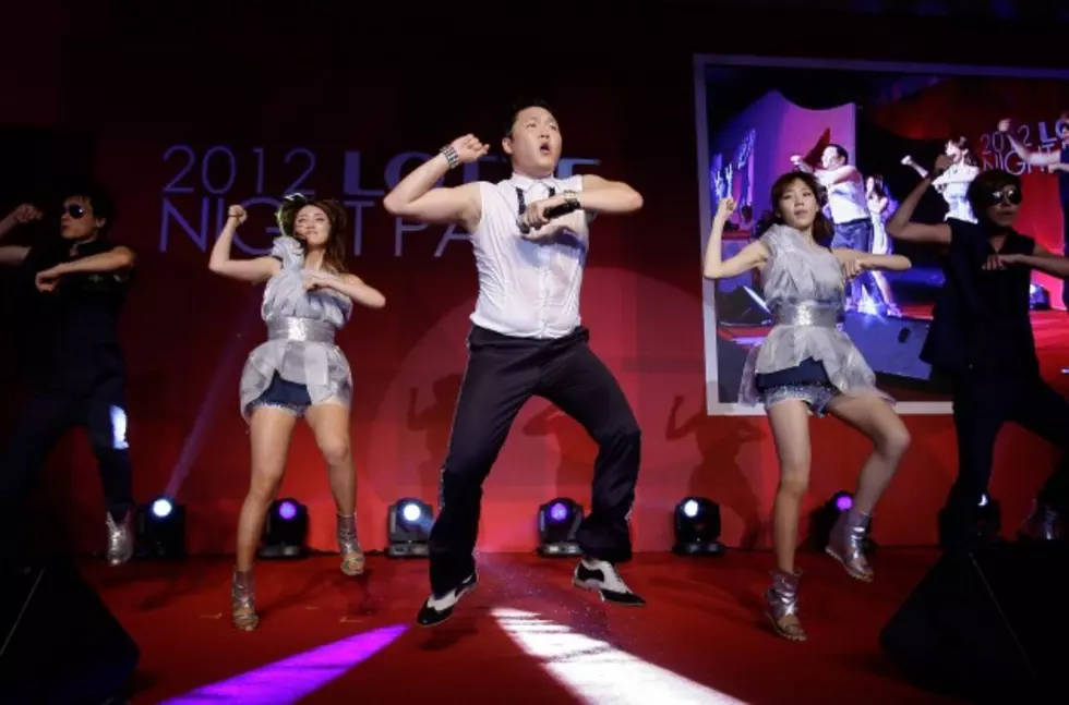 PSY Performs Gangnam Style to 80,000 Screaming Fans[VIDEO]